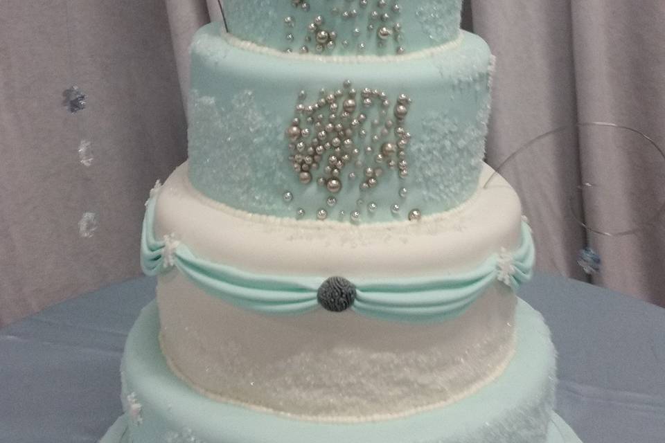 Winter wedding cake