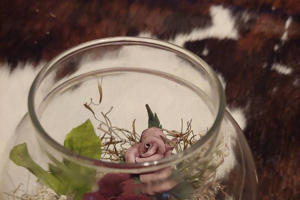 Center piece with leather rose