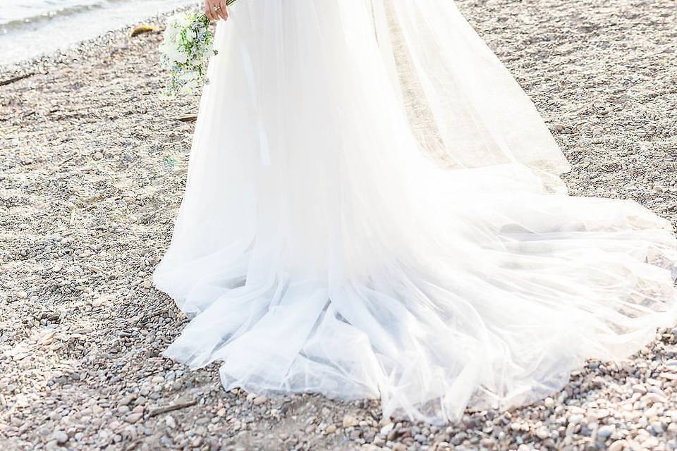 Bridal portrait lake cda