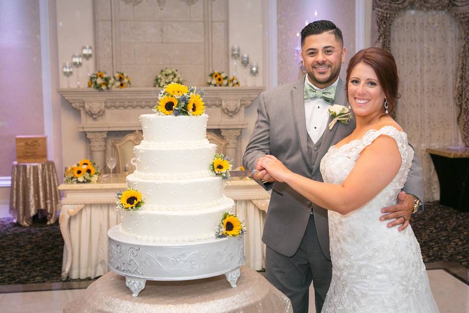 Sunflower decor | Photo by JF Photography