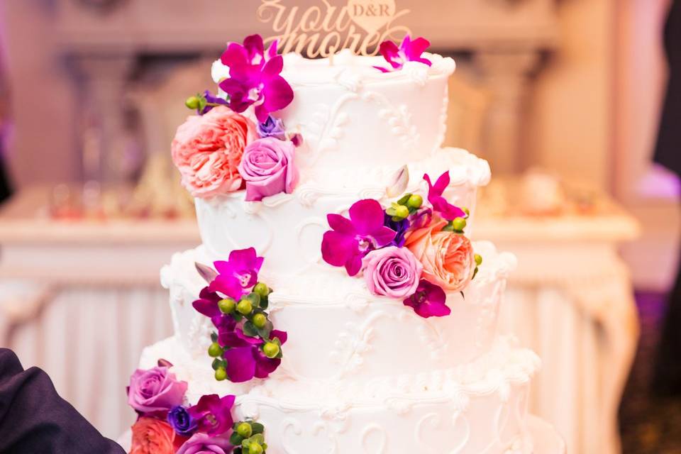 Wedding cake | Photo by Montclair Studio