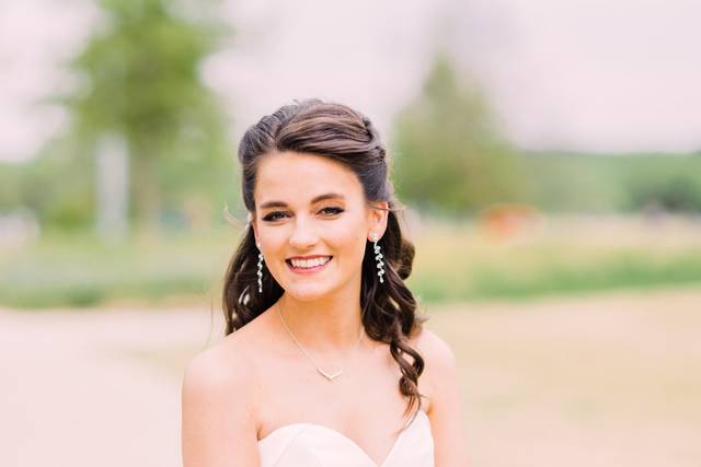 Elaine Harrison Makeup Artistr
