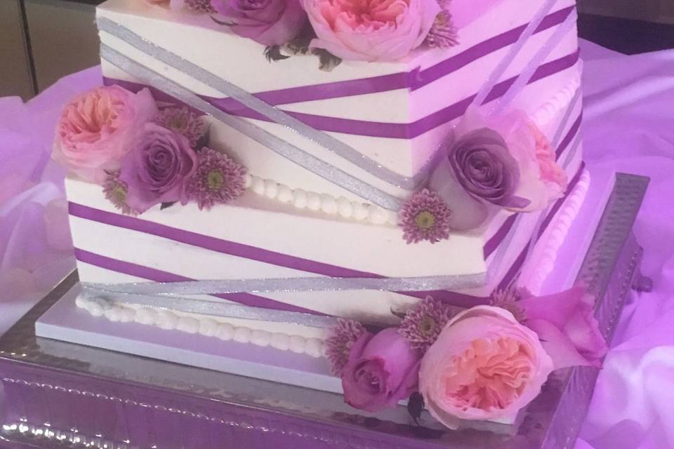 Wedding cake with wedding florals
