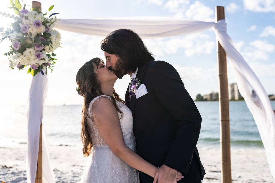 Kiss at the Beach