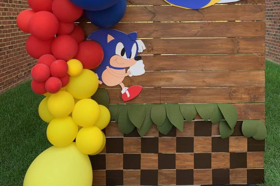 Wooden wall with balloons