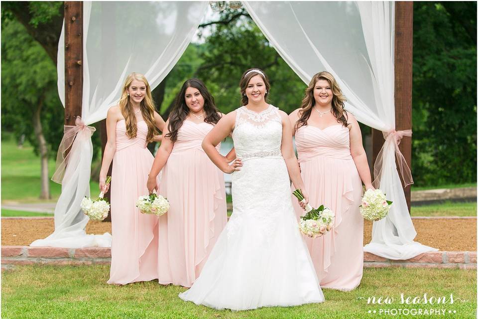 The bride with her bridesmaids