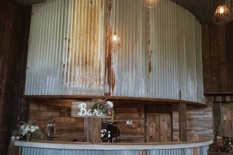 Reception barn Indoor bar