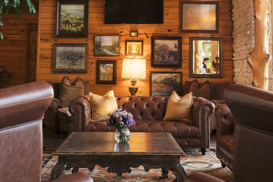 Lodge - Living