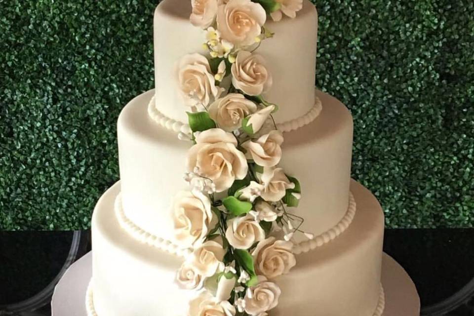 Fondant wedding cake