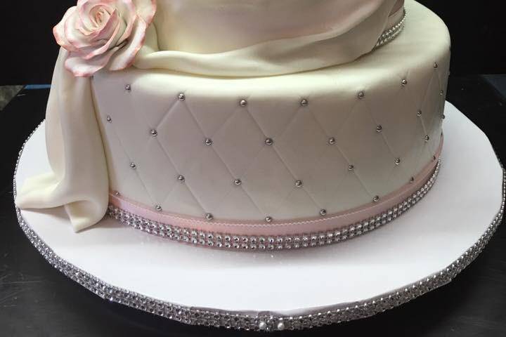 Fondant wedding cake