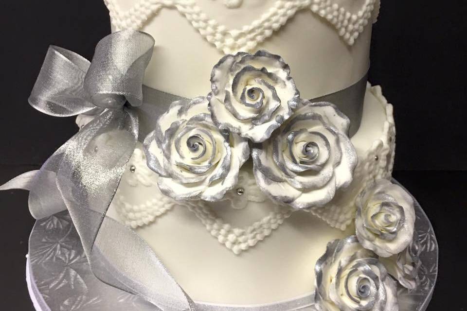 Fondant wedding cake