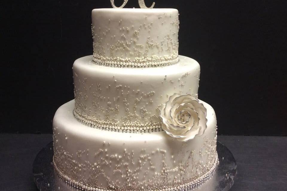 Fondant wedding cake
