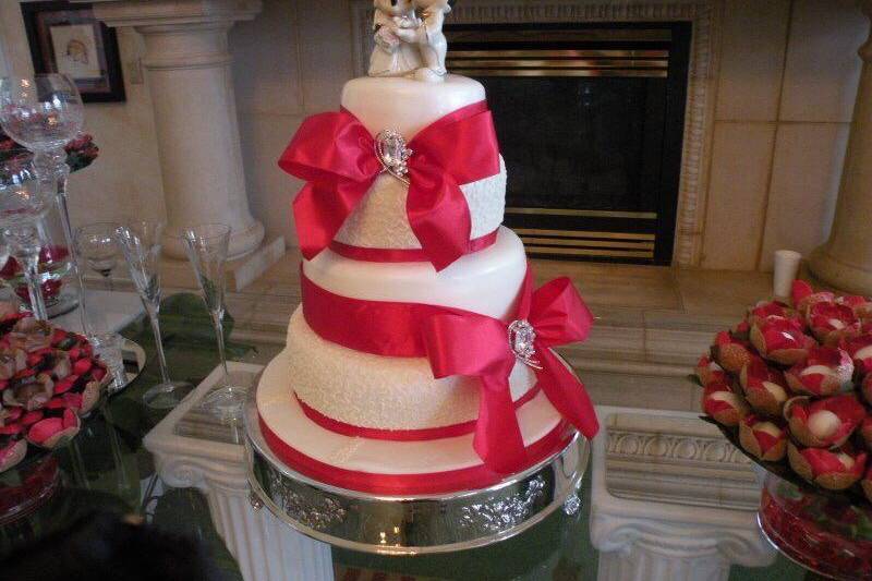 Fondant wedding cake