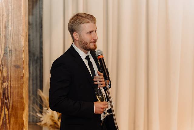 Speaker at reception toasts