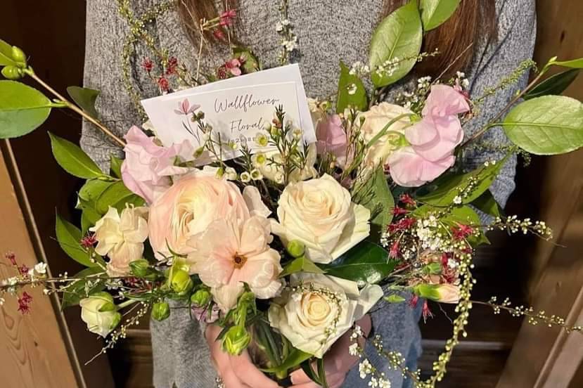 Peach and white bouquet