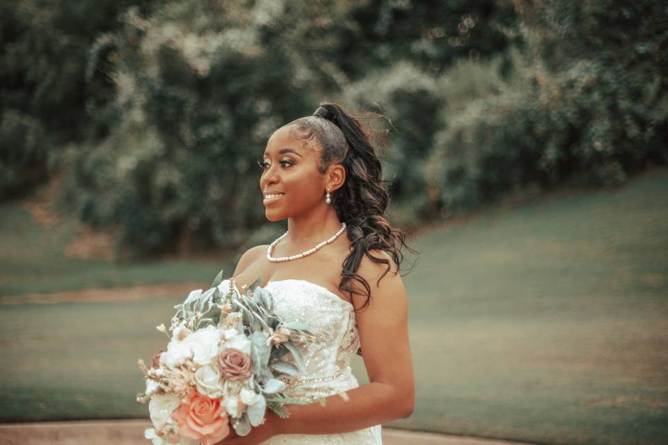 Shades of pink wedding aisle