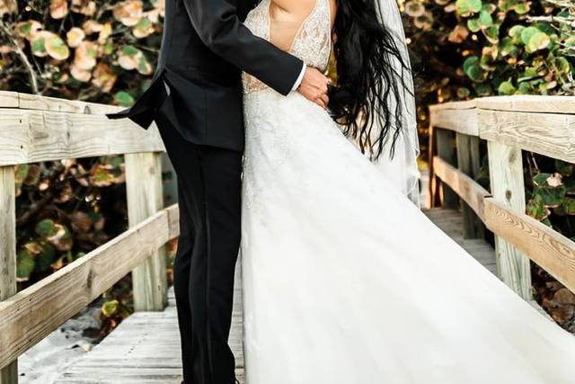 A romantic newlywed kiss