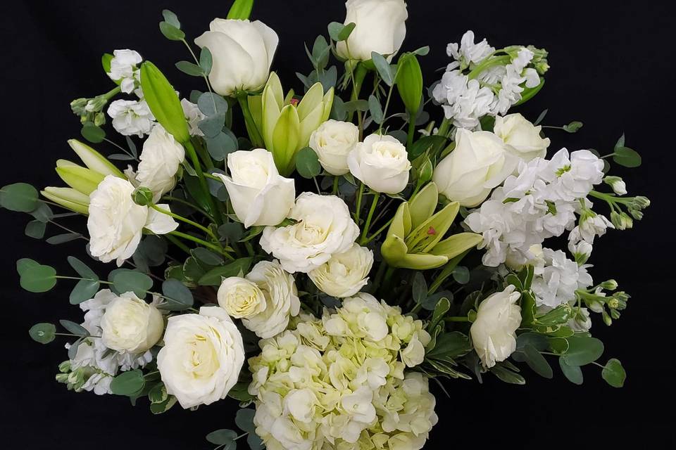 All white welcome bouquet