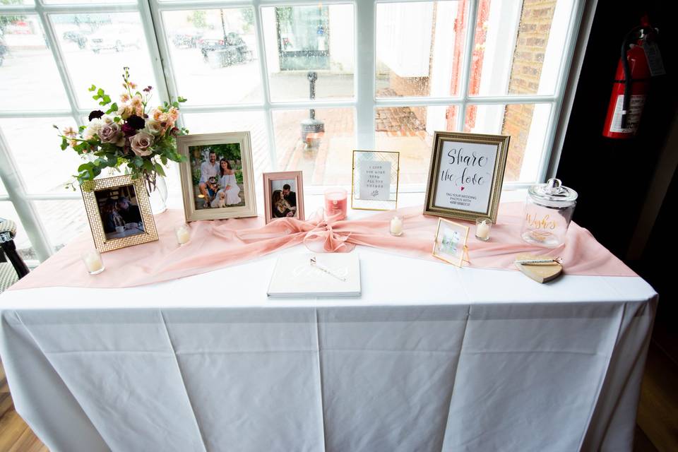 Welcome Table