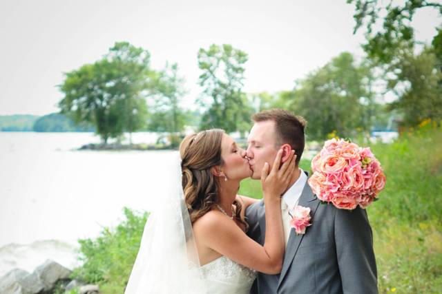 Holly's Wedding Flowers