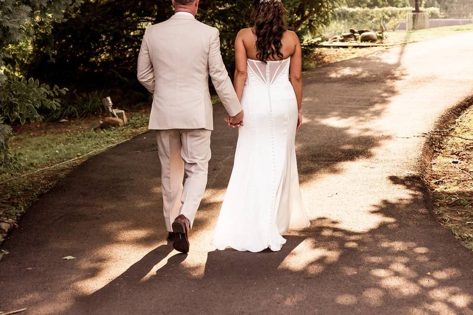 Dockside wedding couple