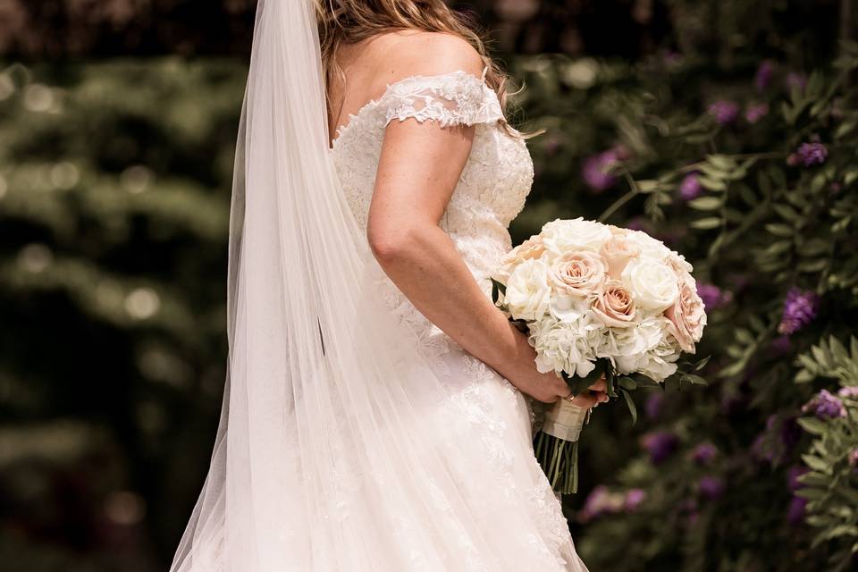 Bride at Rose Bank Winery