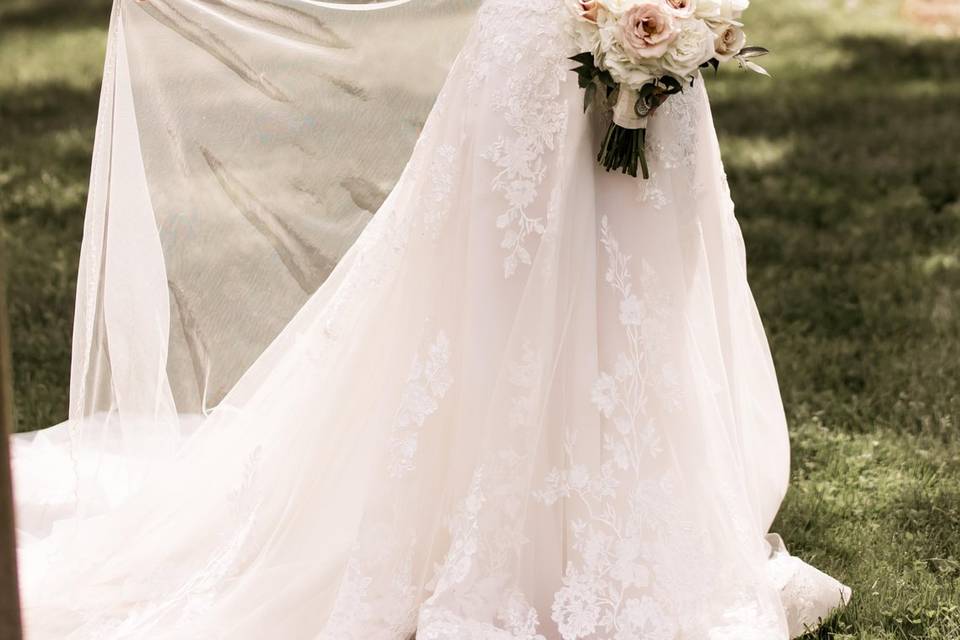 Bride at Rose Bank Winery