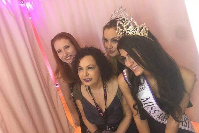 Crowns at the photo booth