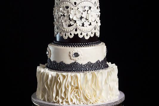 We loved that this bride was not afraid of using black on her cake.  This cake was designed to combine modern and traditionally romantic elements.