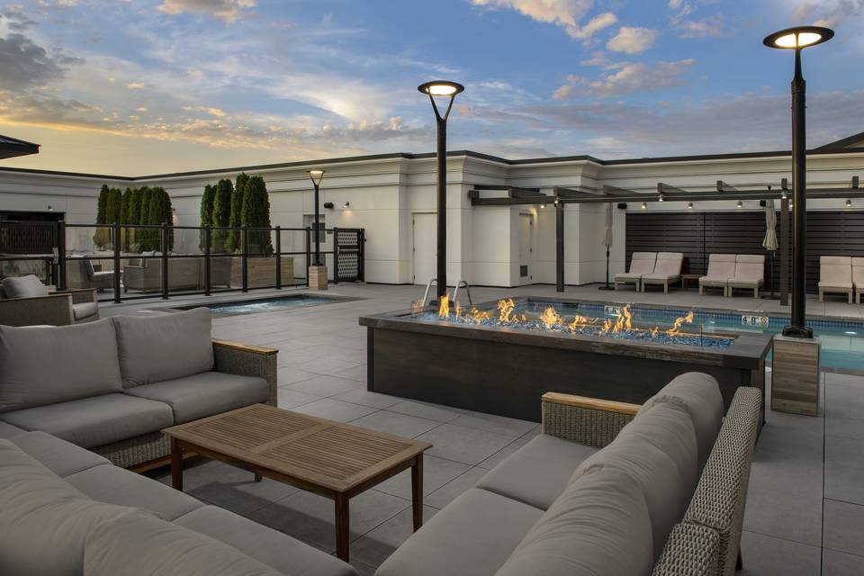 Rooftop Pool and Spa