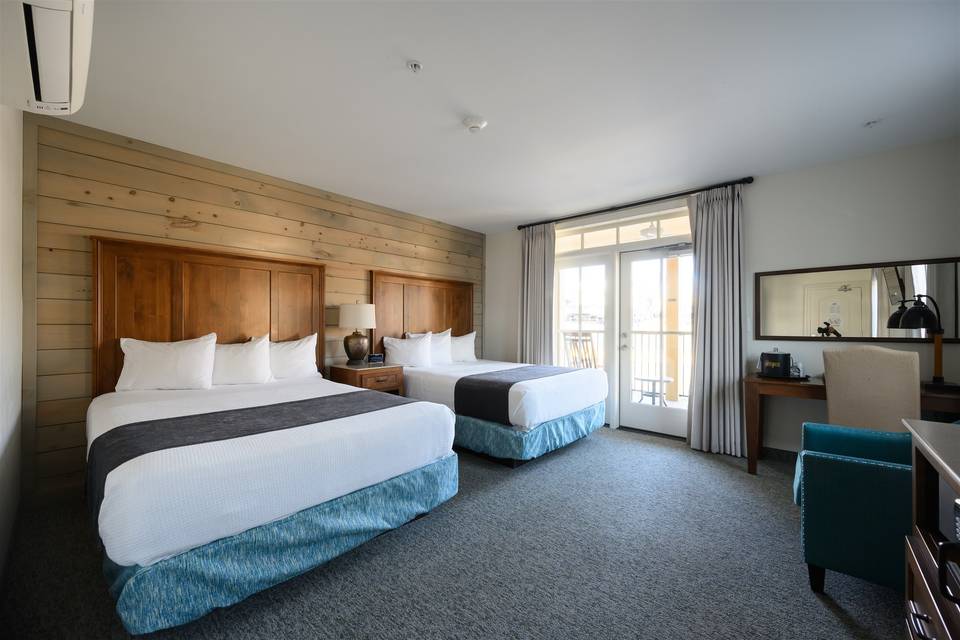 Double Queen Room with Blacony