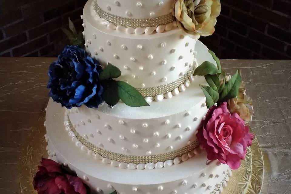 Pearl studded cake with flowers