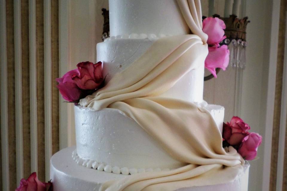 Aggie's Bakery and Cake Shop - Wedding Cake - Milwaukee, WI