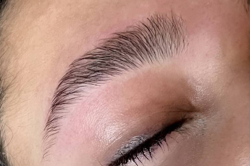 Brow Thread / shaping