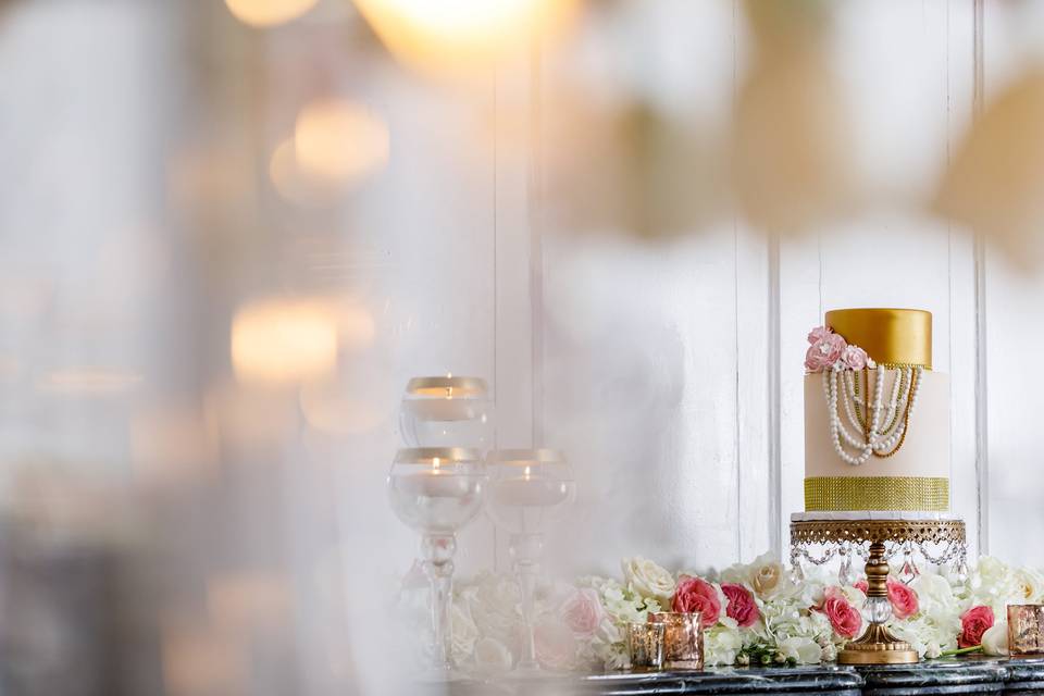 Blush and gold wedding decor