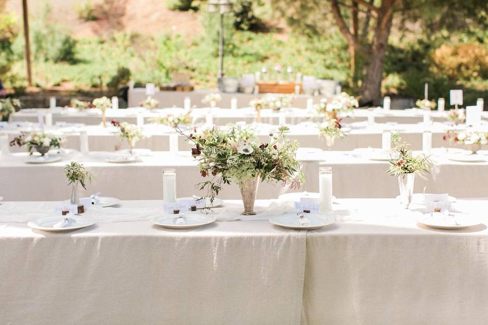 San Diego, Ca     Photo: Elate     Cake: Shanti's Cakery
Venue: Secluded Garden Estate    Florals: Furrow Flower Co.