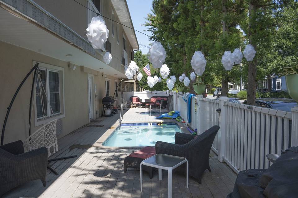 Pool and Hot tub with lighting