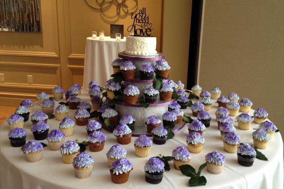 Cupcakes and cake