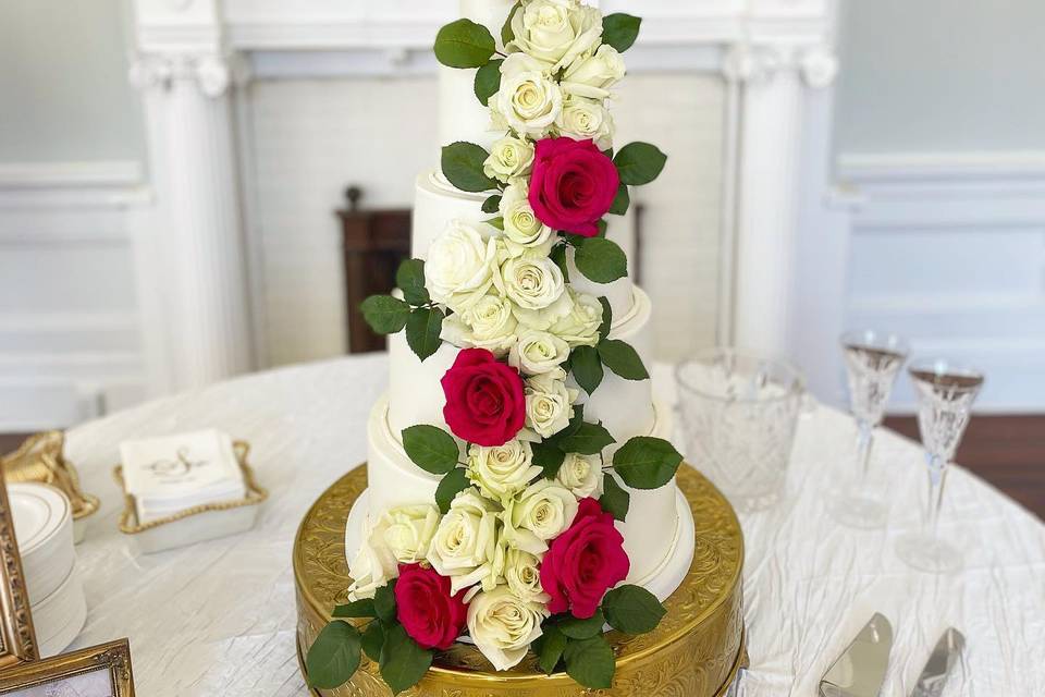 Floral decor on cake