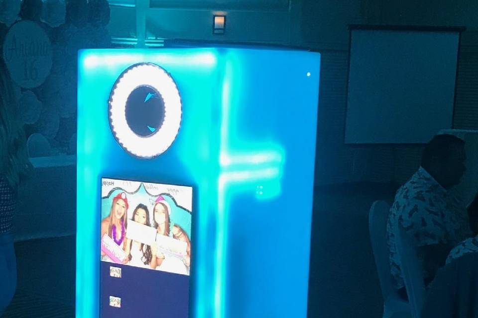LED photo booth
