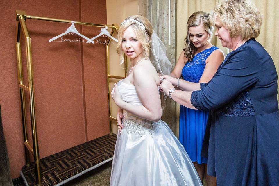 The bride with her bridesmaids