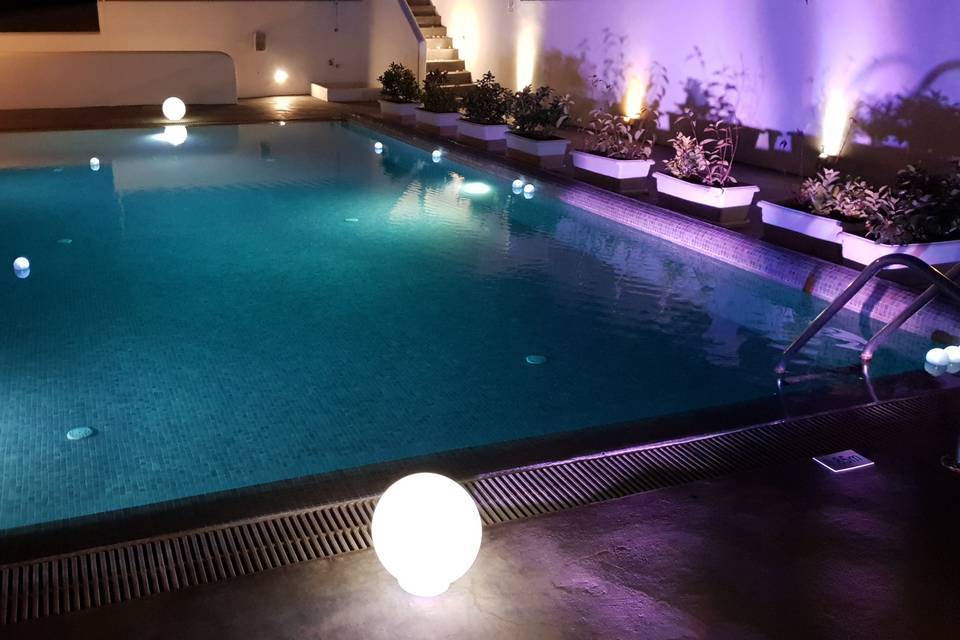 Santorini floating pool balls