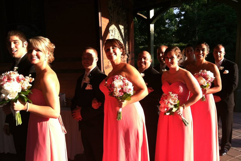 Line up for reception into the reception at the Forest Park - Carriage House