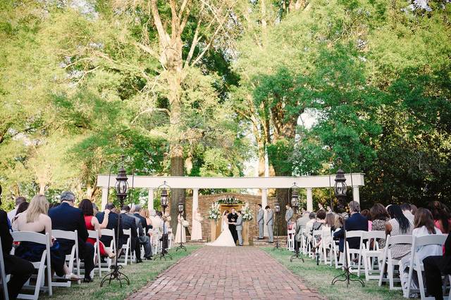 Cedar Hall - Historic Weddings - Memphis, TN - WeddingWire