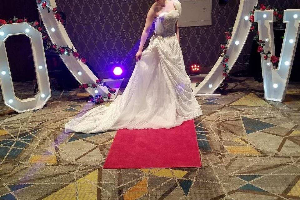 Eleganct wedding gown
