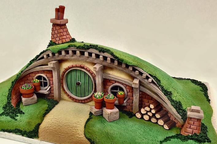 Hobbit house cake