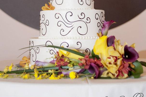Artful wedding cake