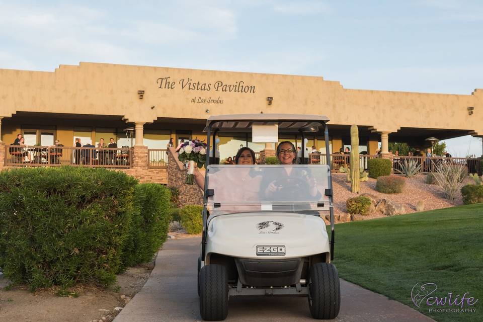 Mrs & mrs off to take sunset photos at las sendas