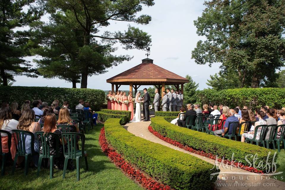 Mansion outdoor ceremony