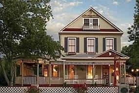 Cedar House Inn Victorian Bed & Breakfast
